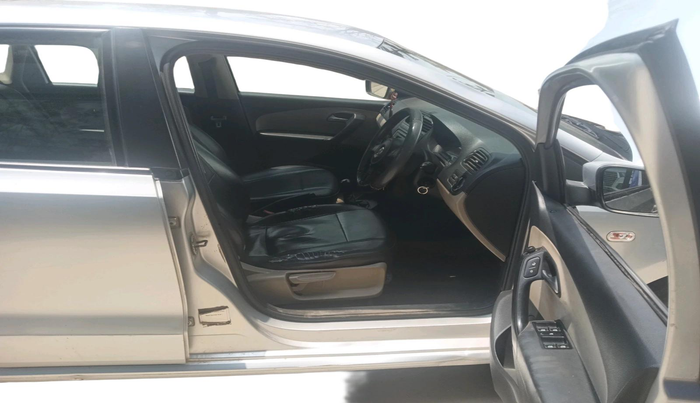 2014 Volkswagen Polo COMFORTLINE 1.2L, Diesel, Manual, 68,242 km, interior
