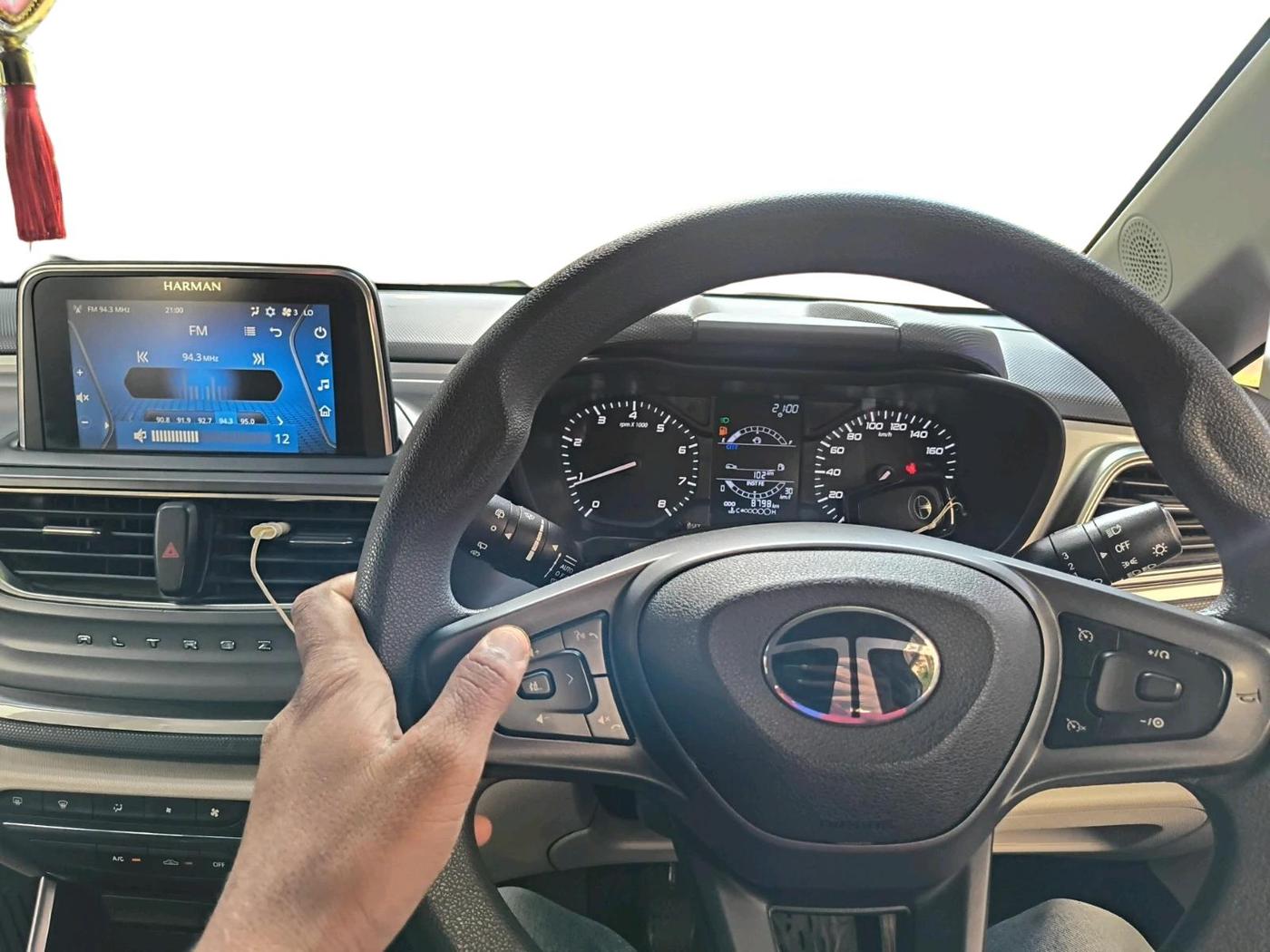 2024 Tata ALTROZ XZ PETROL, Petrol, Manual, 8,798 km, interior