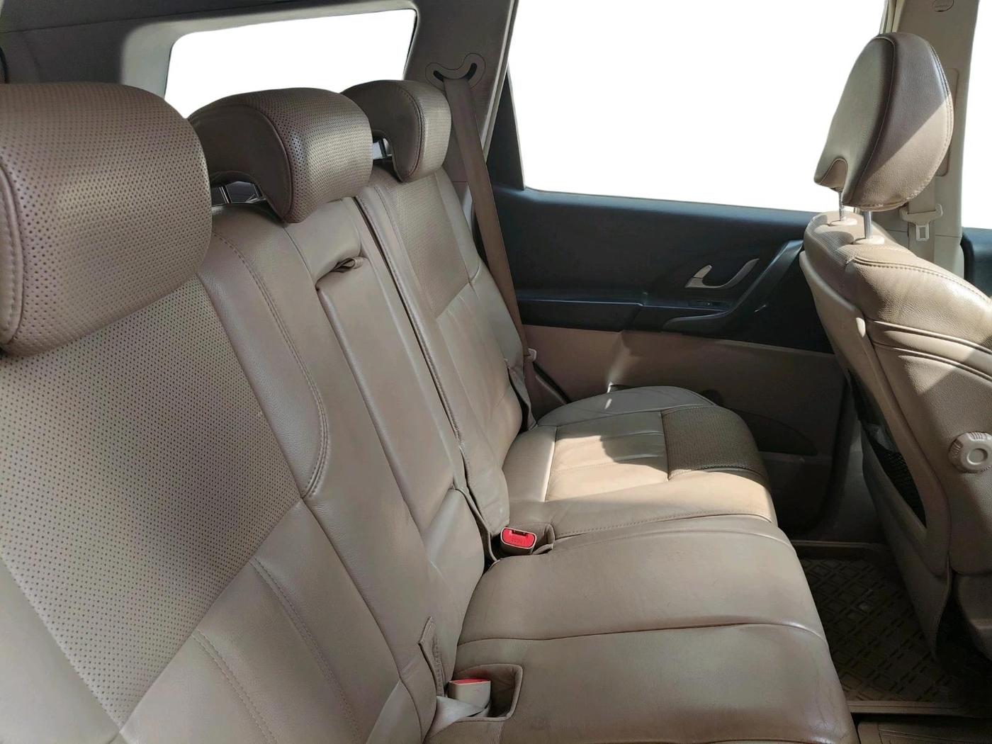 2016 Mahindra XUV500 W10 AT 1.99, Diesel, Automatic, 1,54,127 km, interior