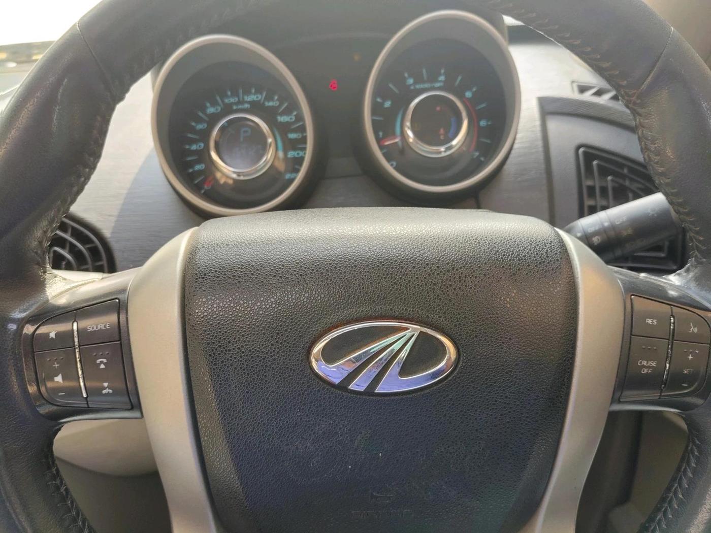 2016 Mahindra XUV500 W10 AT 1.99, Diesel, Automatic, 1,54,127 km, interior