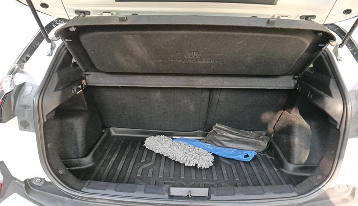 2024 Tata NEXON FEARLESS + DUAL TONE 1.5 DIESEL, Diesel, Manual, 33,639 km, exterior