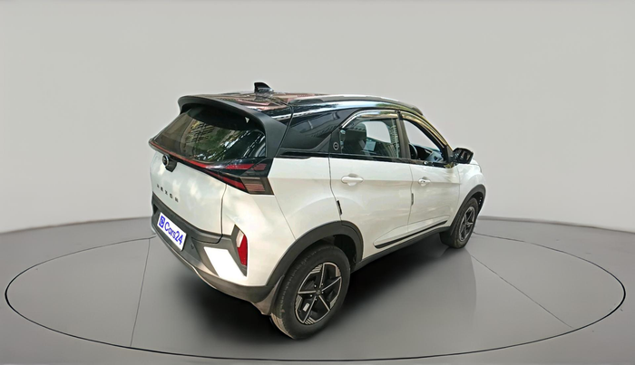 2024 Tata NEXON FEARLESS + DUAL TONE 1.5 DIESEL, Diesel, Manual, 33,639 km, exterior