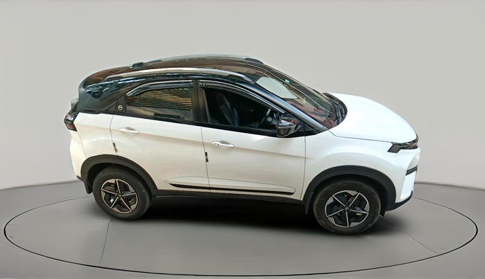 2024 Tata NEXON FEARLESS + DUAL TONE 1.5 DIESEL, Diesel, Manual, 33,639 km, exterior