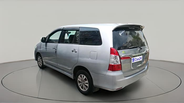 2015 Toyota Innova 2.5 VX 8 STR, Diesel, Manual, 1,07,591 km, exterior