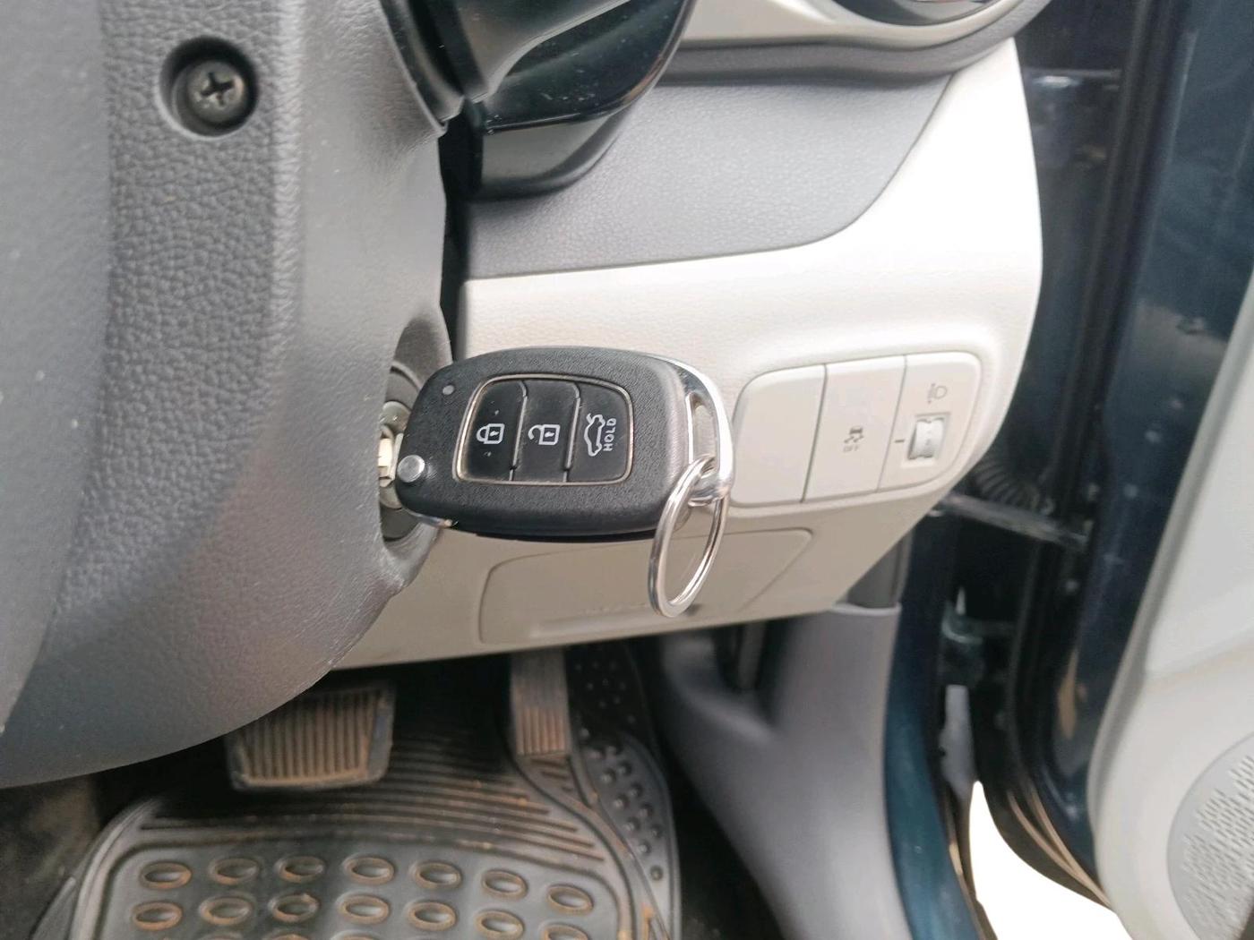 2023 Hyundai GRAND I10 NIOS SPORTZ AMT 1.2 KAPPA VTVT, Petrol, Automatic, 27,612 km, interior