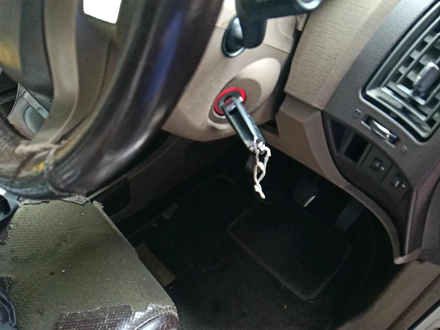 2011 Mahindra XUV500 W4, Diesel, Manual, 1,39,713 km, interior
