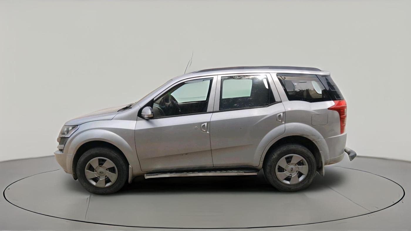 2015 Mahindra XUV500 W4, Diesel, Manual, 1,65,713 km, exterior