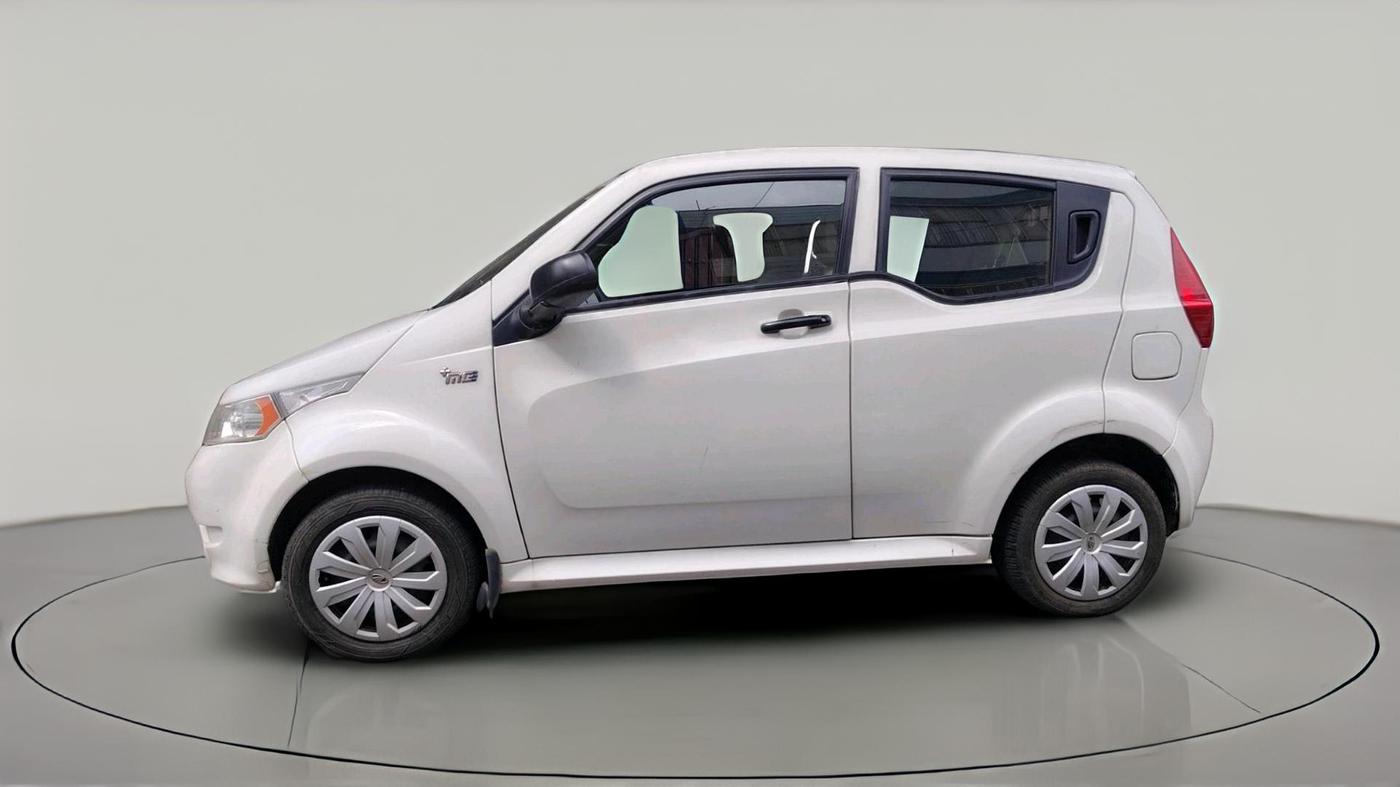 2018 Mahindra E20 Plus P2, Electric, Automatic, 35,781 km, exterior