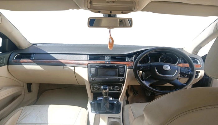 2011 Skoda Superb ELEGANCE 1.8 TSI MT, Petrol, Manual, 1,26,091 km, interior