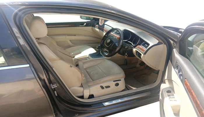 2011 Skoda Superb ELEGANCE 1.8 TSI MT, Petrol, Manual, 1,26,091 km, interior