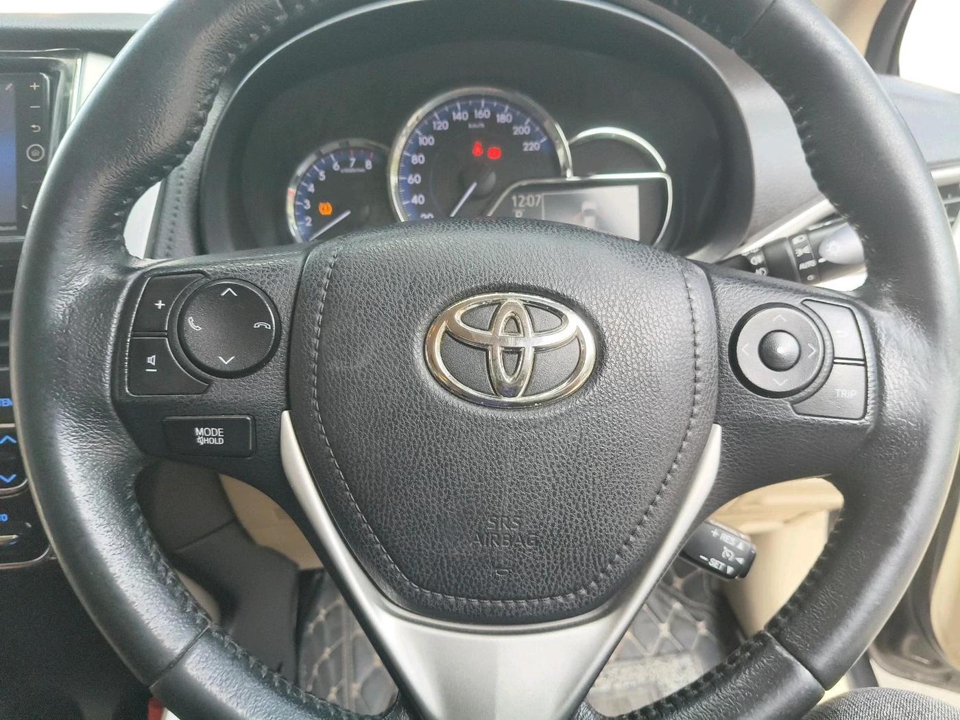 2018 Toyota YARIS VX CVT, Petrol, Automatic, 1,82,727 km, interior