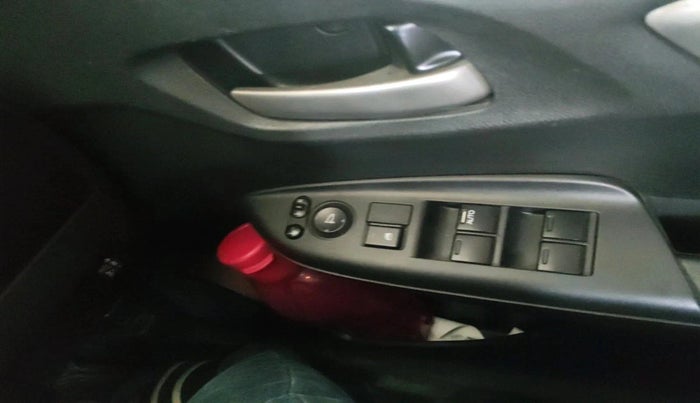 2016 Honda Jazz 1.2L I-VTEC V, Petrol, Manual, 1,15,089 km, interior