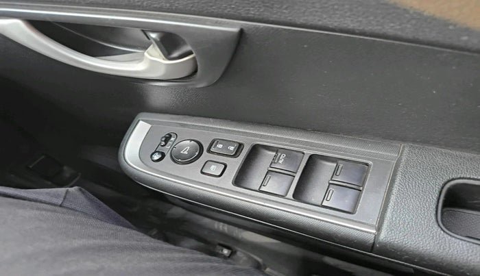 2016 Honda BR-V 1.5L I-VTEC V CVT, Petrol, Automatic, 1,06,417 km, interior