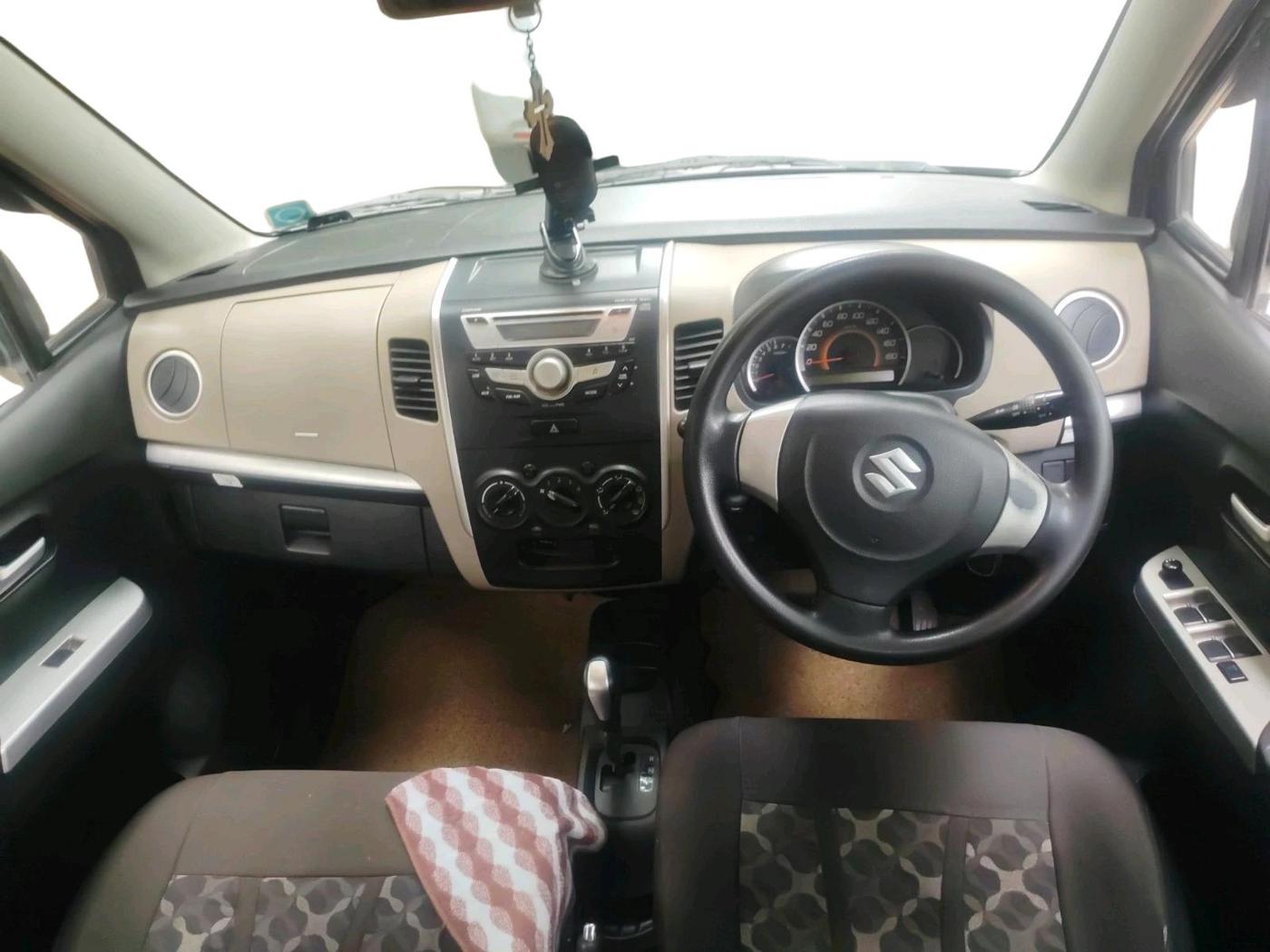 2016 Maruti Wagon R 1.0 VXI AMT, Petrol, Automatic, 1,08,129 km, interior