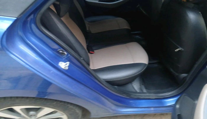 2015 Hyundai Elite i20 ASTA 1.2, Petrol, Manual, 1,27,433 km, interior