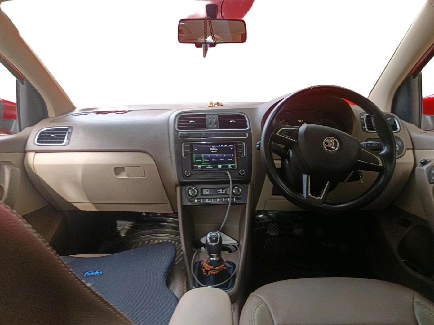 2014 Skoda Rapid 1.5 TDI CR ELEGANCE, Diesel, Manual, 1,06,000 km, interior