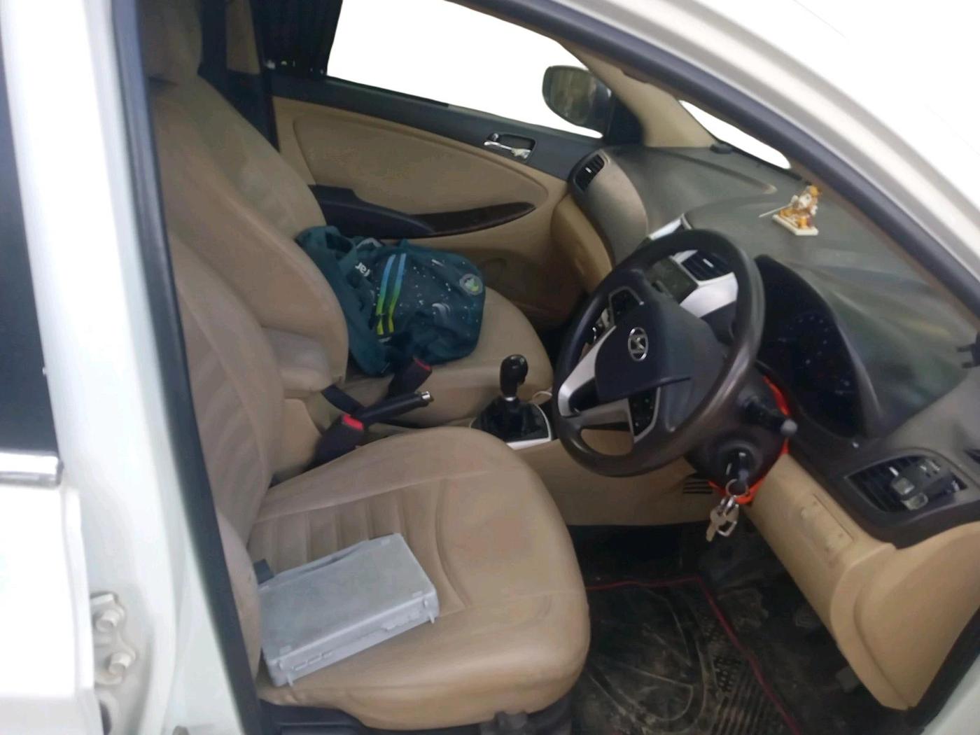 2013 Hyundai Verna FLUIDIC 1.6 VTVT SX, Petrol, Manual, 1,59,443 km, interior