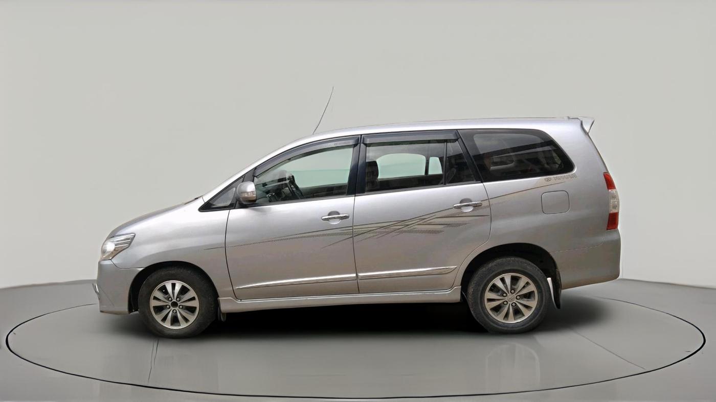 2015 Toyota Innova 2.5 VX 7 STR, Diesel, Manual, 1,00,191 km, exterior