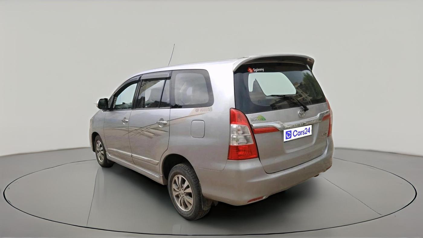2015 Toyota Innova 2.5 VX 7 STR, Diesel, Manual, 1,00,191 km, exterior
