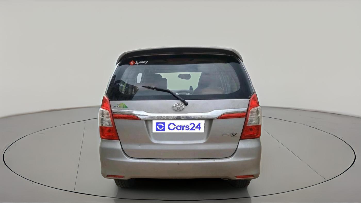 2015 Toyota Innova 2.5 VX 7 STR, Diesel, Manual, 1,00,191 km, exterior
