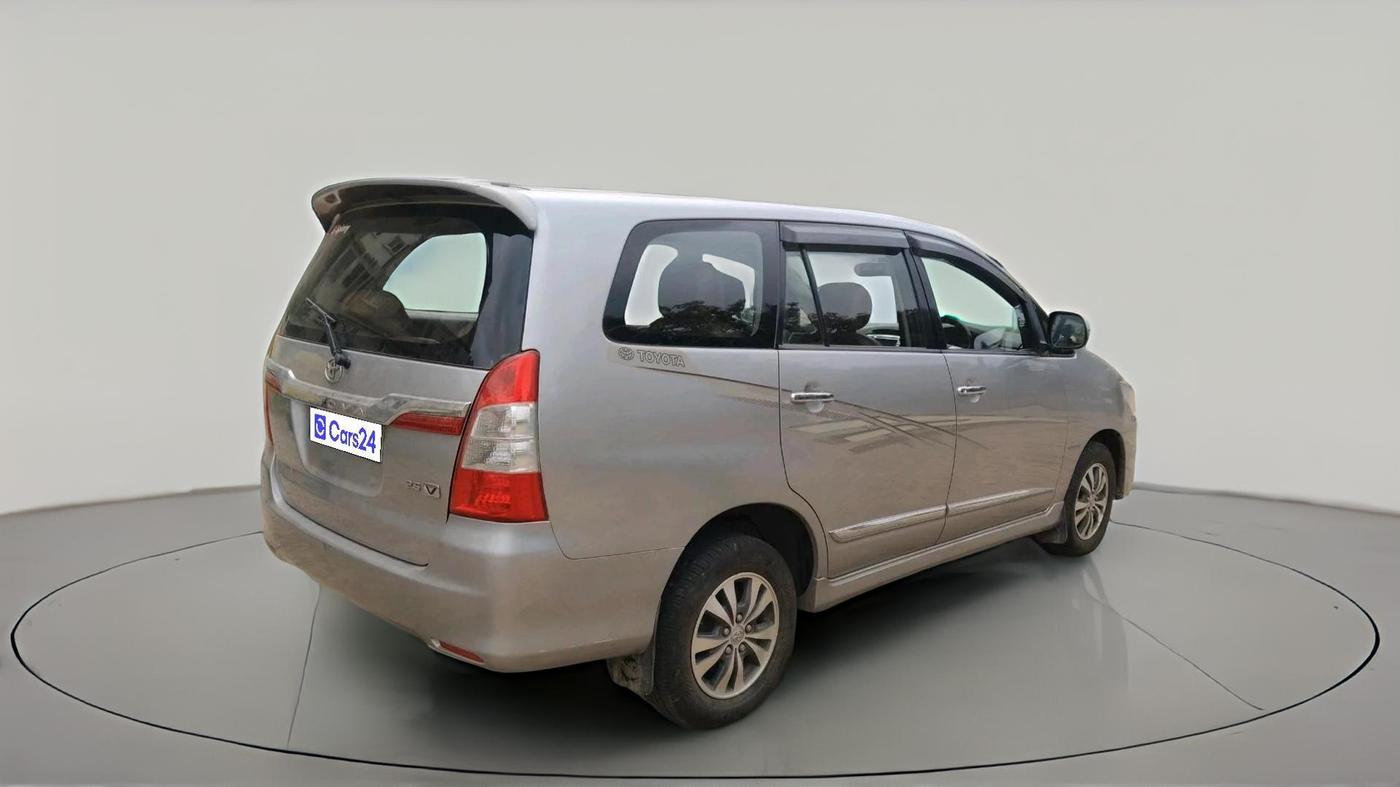 2015 Toyota Innova 2.5 VX 7 STR, Diesel, Manual, 1,00,191 km, exterior