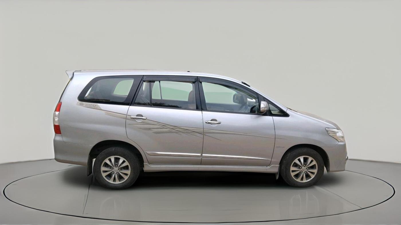 2015 Toyota Innova 2.5 VX 7 STR, Diesel, Manual, 1,00,191 km, exterior
