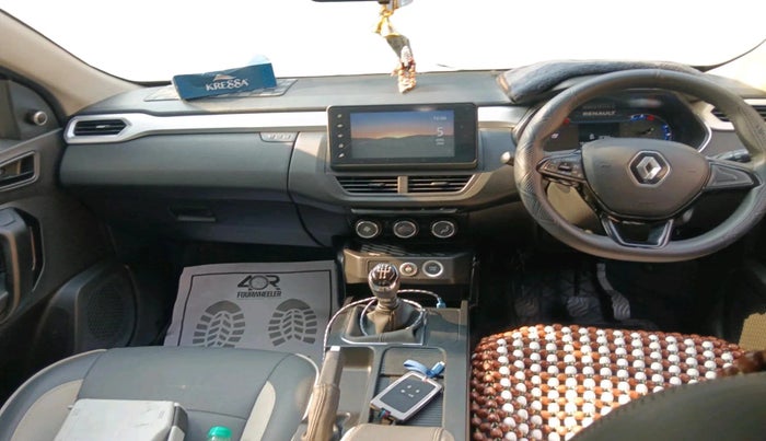 2025 Renault Kiger RXT (O) MT, CNG, Manual, 13,766 km, interior