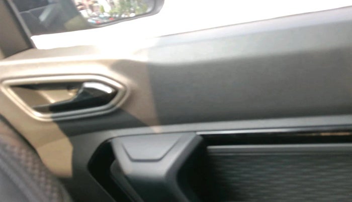 2025 Renault Kiger RXT (O) MT, CNG, Manual, 13,766 km, interior