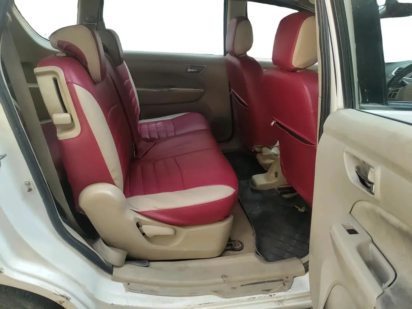 2016 Maruti Ertiga VXI, Petrol, Manual, 83,902 km, interior