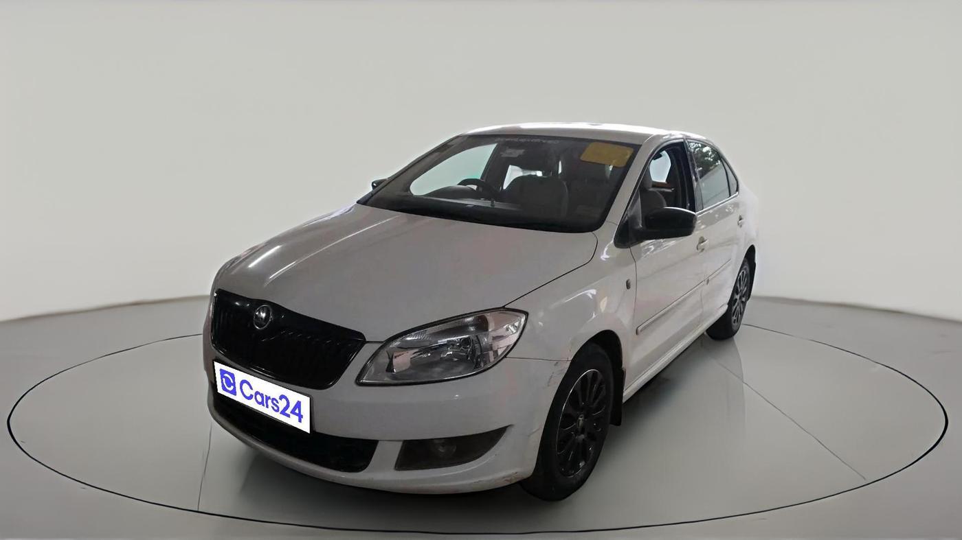 2015 Skoda Rapid 1.5 TDI CR ELEGANCE PLUS, Diesel, Manual, 1,25,126 km, exterior