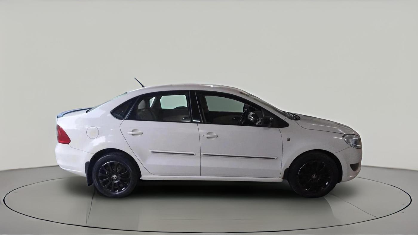 2015 Skoda Rapid 1.5 TDI CR ELEGANCE PLUS, Diesel, Manual, 1,25,126 km, exterior