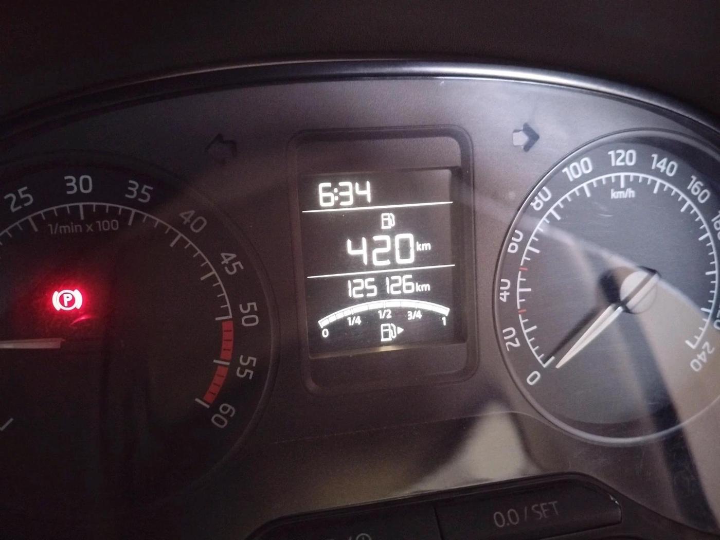 2015 Skoda Rapid 1.5 TDI CR ELEGANCE PLUS, Diesel, Manual, 1,25,126 km, interior