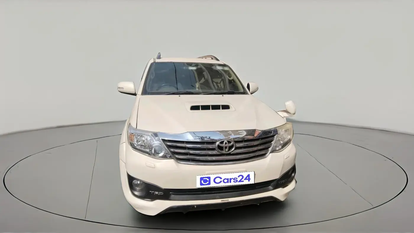 2013 Toyota Fortuner 3.0 4X2 MT, Diesel, Manual, 2,29,889 km, exterior