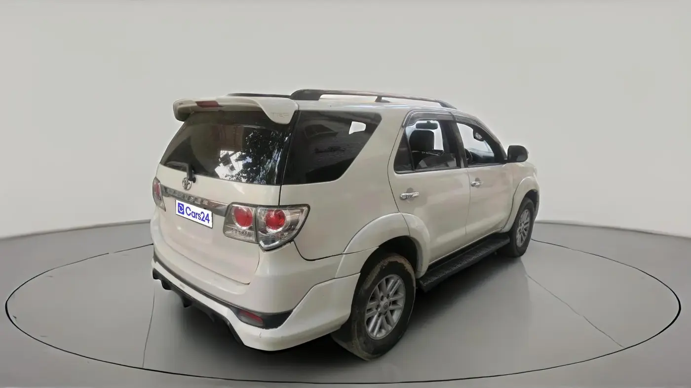 2013 Toyota Fortuner 3.0 4X2 MT, Diesel, Manual, 2,29,889 km, exterior