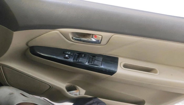 2013 Toyota Fortuner 3.0 4X2 MT, Diesel, Manual, 2,29,889 km, interior