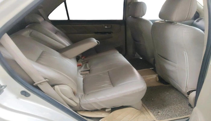 2013 Toyota Fortuner 3.0 4X2 MT, Diesel, Manual, 2,29,889 km, interior