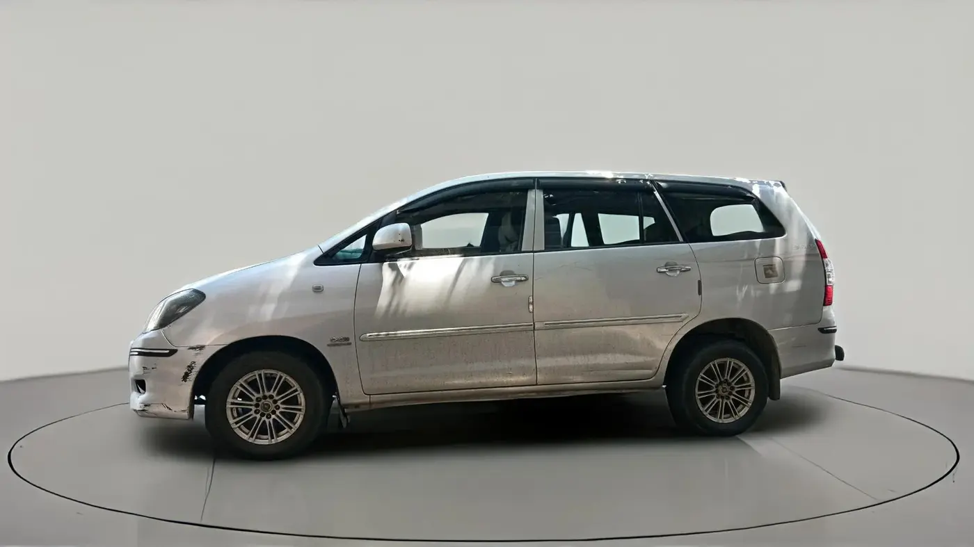 2011 Toyota Innova 2.5 G4 7 STR, Diesel, Manual, 3,36,999 km, exterior