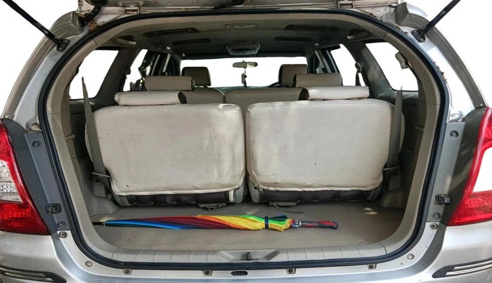 2011 Toyota Innova 2.5 G4 7 STR, Diesel, Manual, 3,36,999 km, exterior