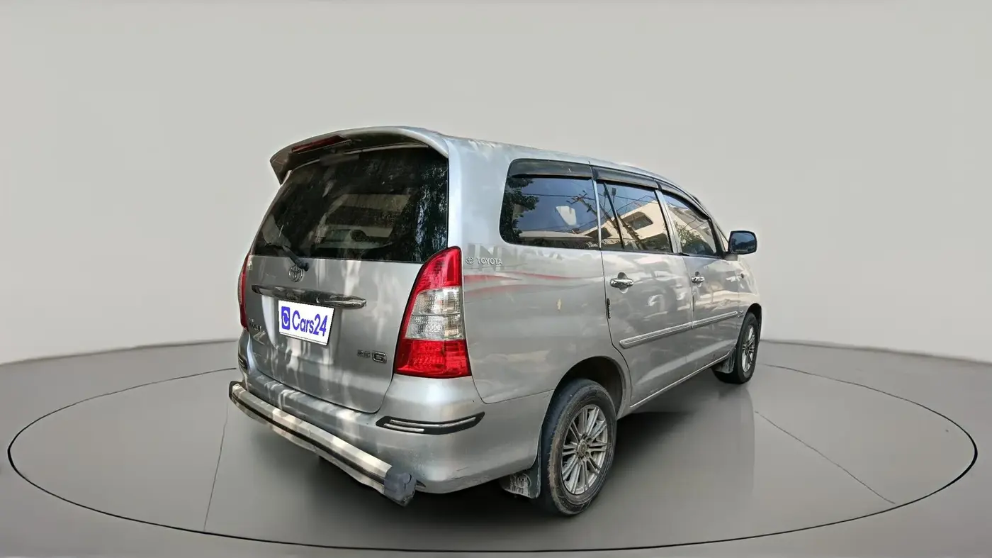 2011 Toyota Innova 2.5 G4 7 STR, Diesel, Manual, 3,36,999 km, exterior