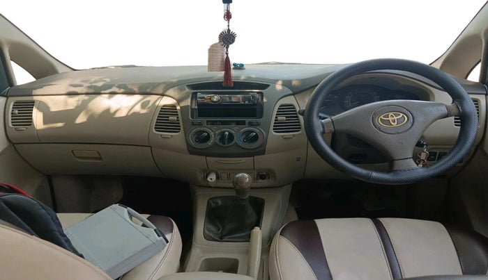 2011 Toyota Innova 2.5 G4 7 STR, Diesel, Manual, 3,36,999 km, interior