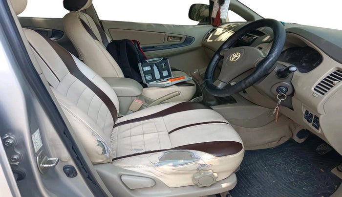 2011 Toyota Innova 2.5 G4 7 STR, Diesel, Manual, 3,36,999 km, interior