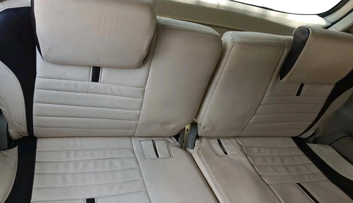 2011 Toyota Innova 2.5 G4 7 STR, Diesel, Manual, 3,36,999 km, interior