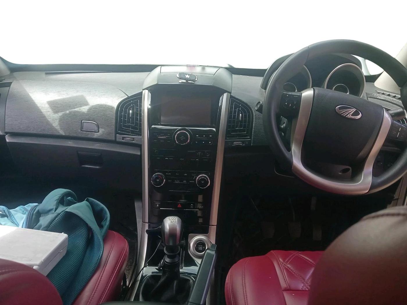 2019 Mahindra XUV500 W7, Diesel, Manual, 81,749 km, interior