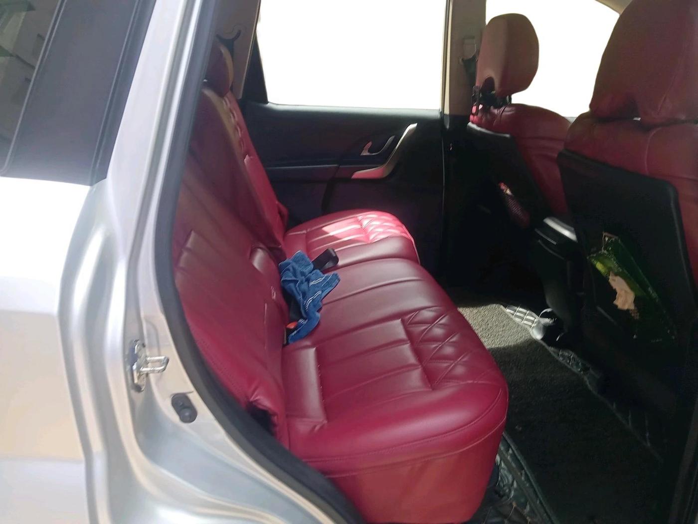 2019 Mahindra XUV500 W7, Diesel, Manual, 81,749 km, interior