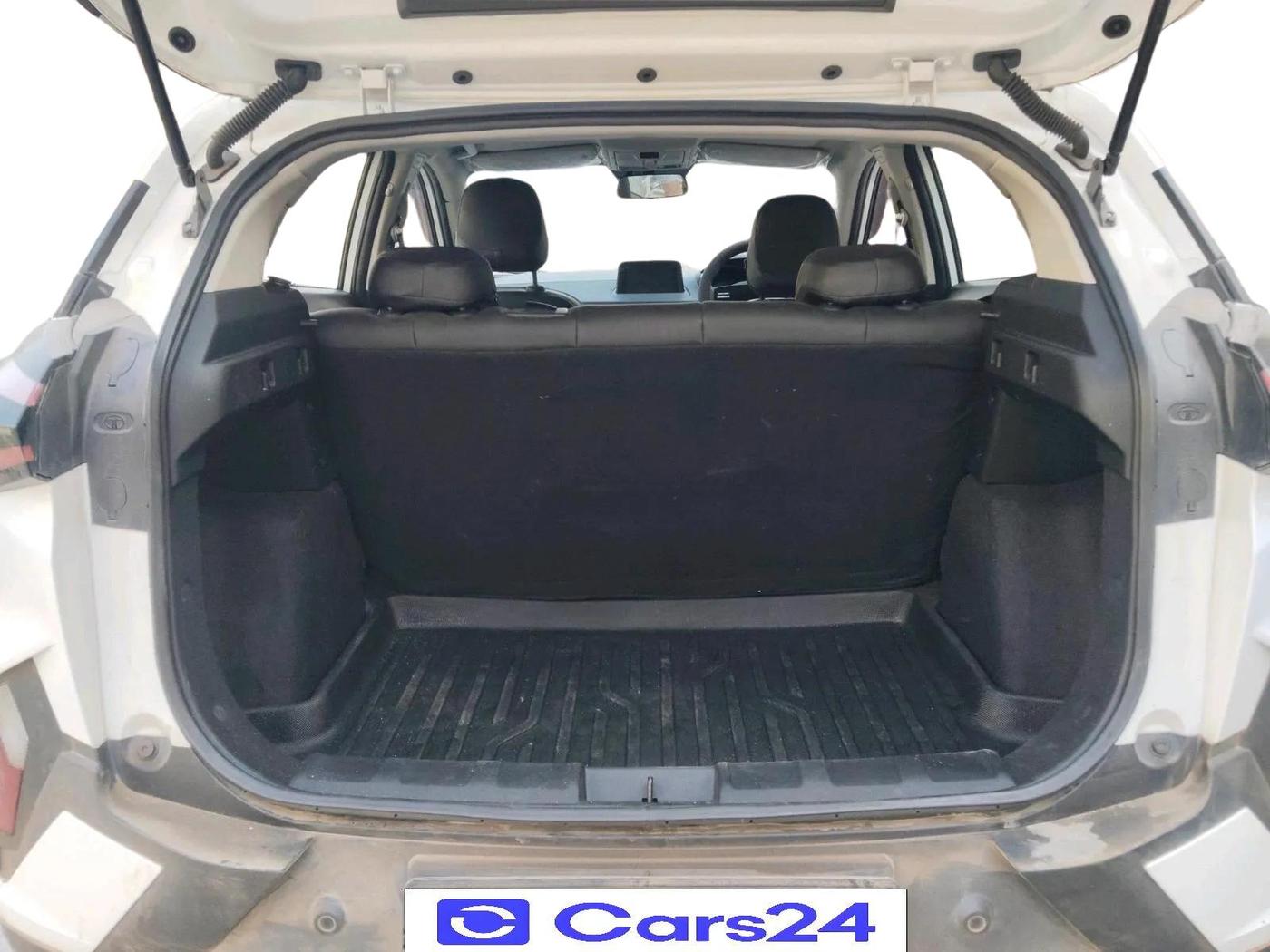2024 Tata NEXON PURE SUNROOF 1.2 PETROL, Petrol, Manual, 10,100 km, exterior
