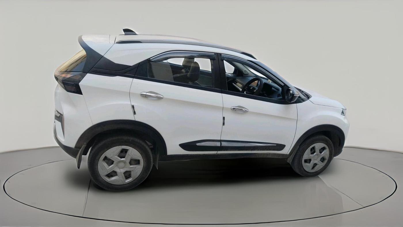 2024 Tata NEXON PURE SUNROOF 1.2 PETROL, Petrol, Manual, 10,100 km, exterior