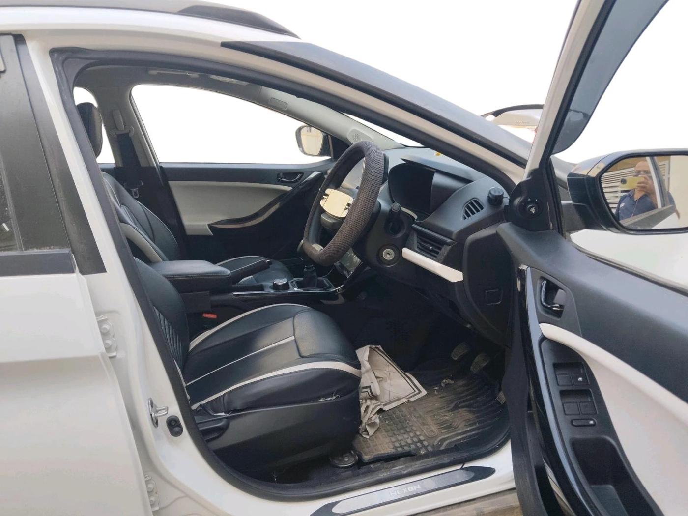 2024 Tata NEXON PURE SUNROOF 1.2 PETROL, Petrol, Manual, 10,100 km, interior