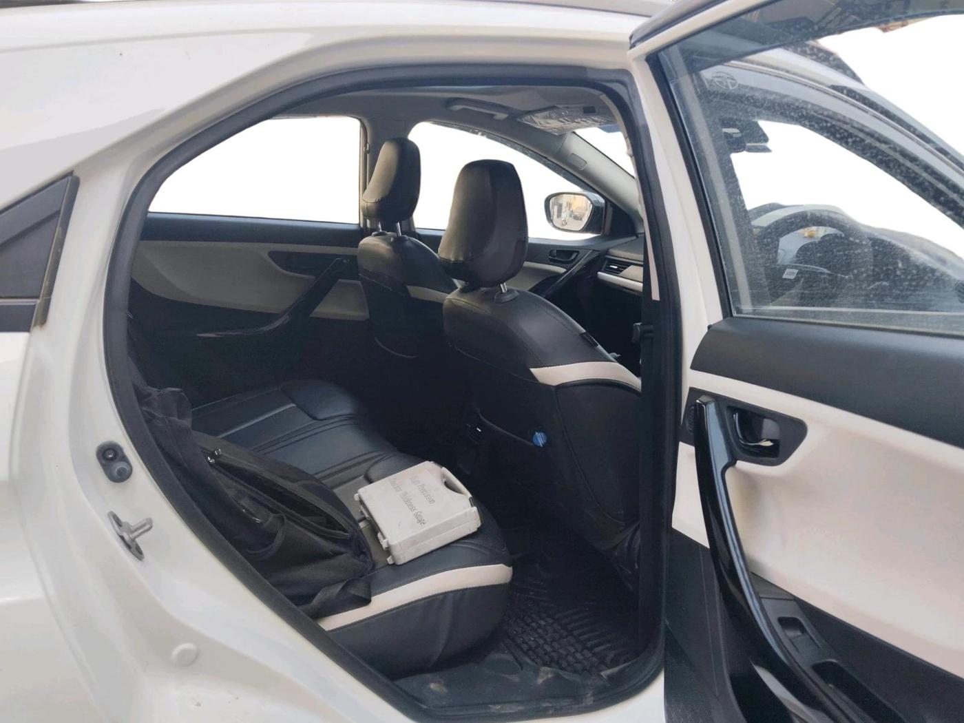 2024 Tata NEXON PURE SUNROOF 1.2 PETROL, Petrol, Manual, 10,100 km, interior