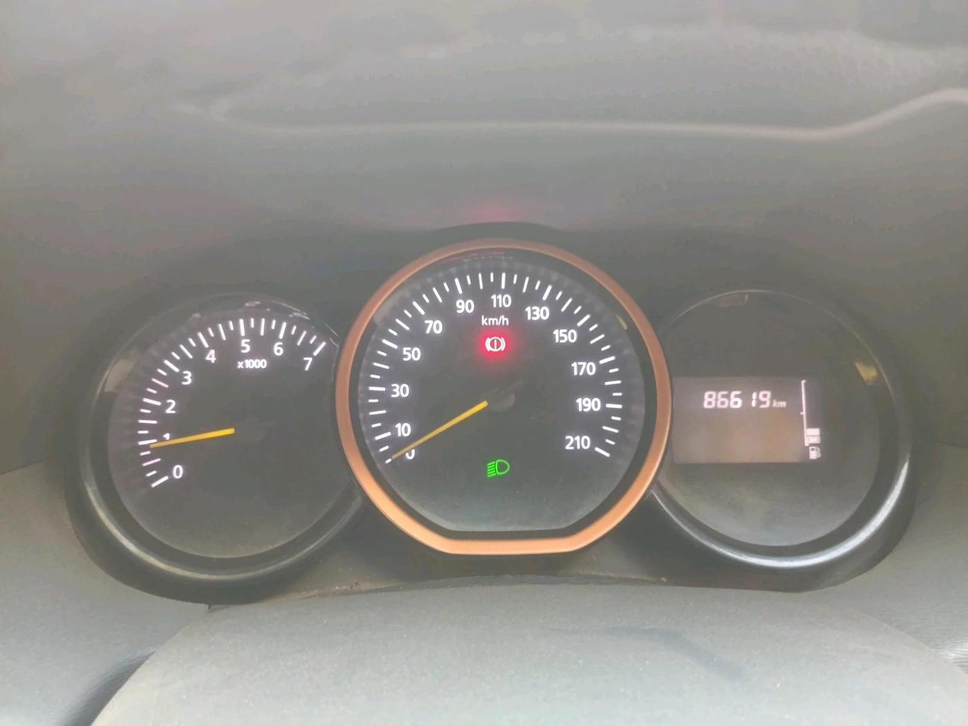 2016 Renault Duster RXL 85PS EXPLORE, Diesel, Manual, 86,619 km, interior