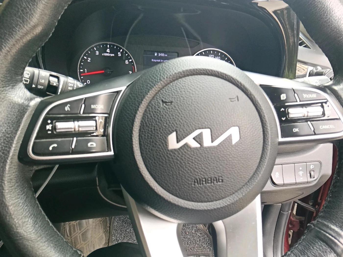 2022 KIA SELTOS HTK PLUS 1.5 IMT, Petrol, Manual, 21,055 km, interior
